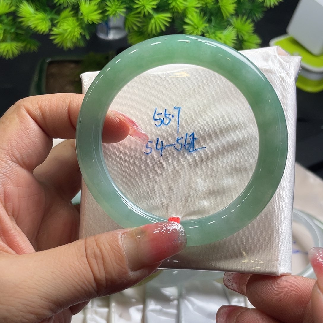 翡翠手镯未镶嵌55.7圆条