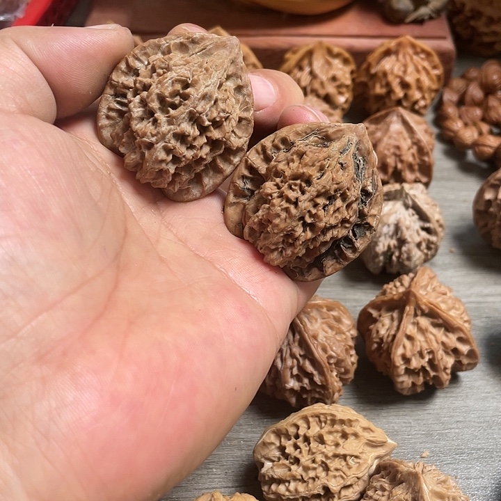 【闪购商品】文玩核桃把件青*龙鳞官帽11111111111111