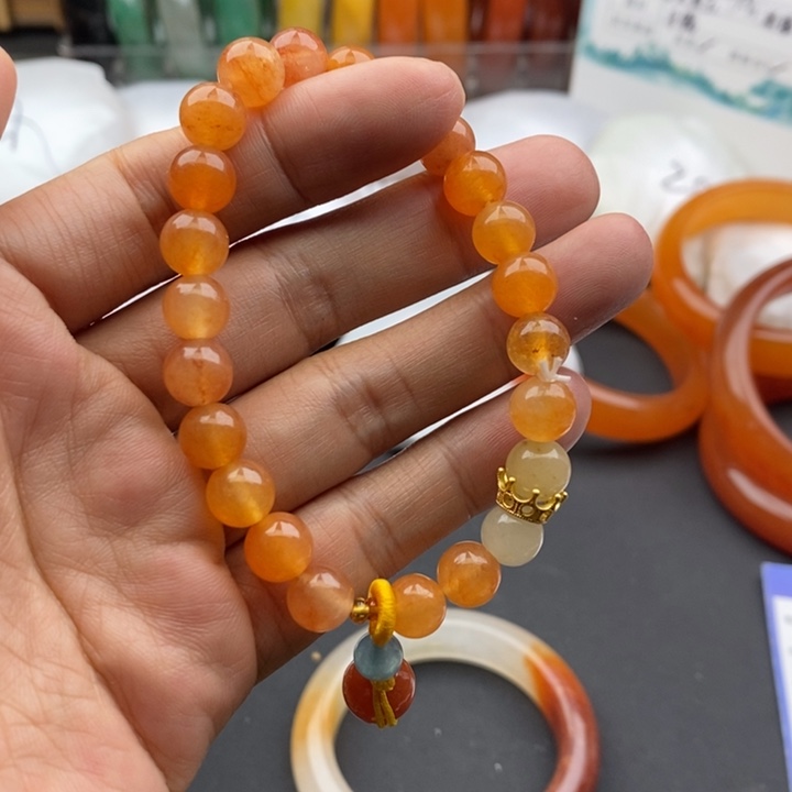 未镶嵌手镯石英质玉