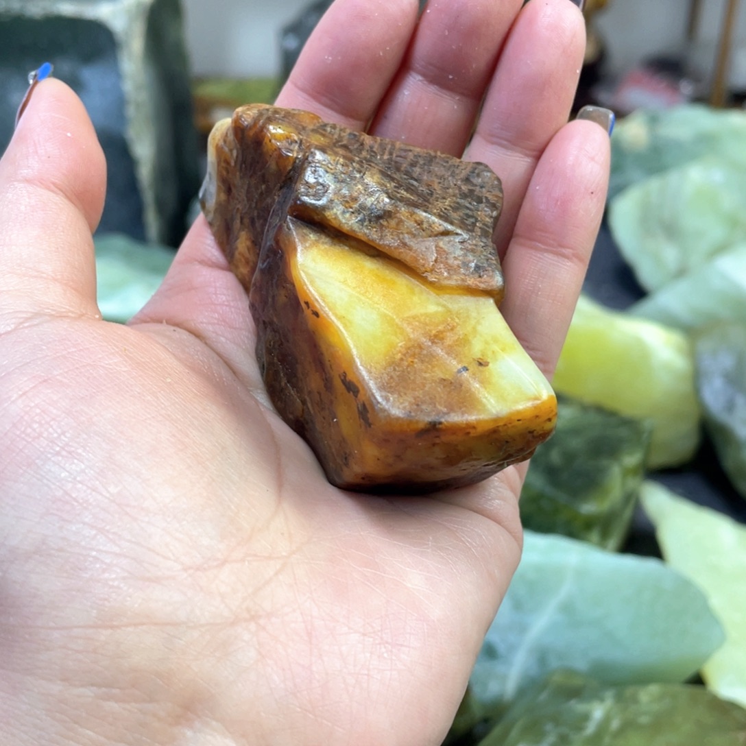 蛇纹石玉未镶嵌中国四大名玉简易