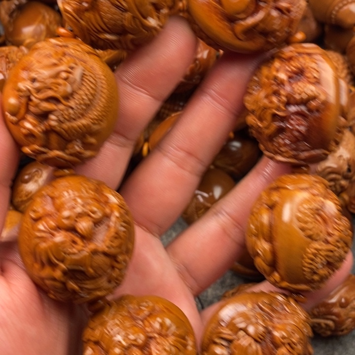 橄榄核吊坠落**尘橄榄核手持