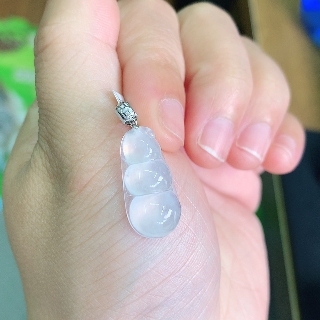 翡翠颈饰18K金镶嵌冰胶豆子