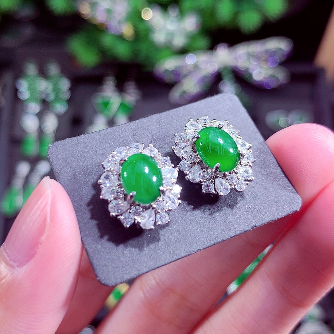 颈饰未镶嵌翡翠天然