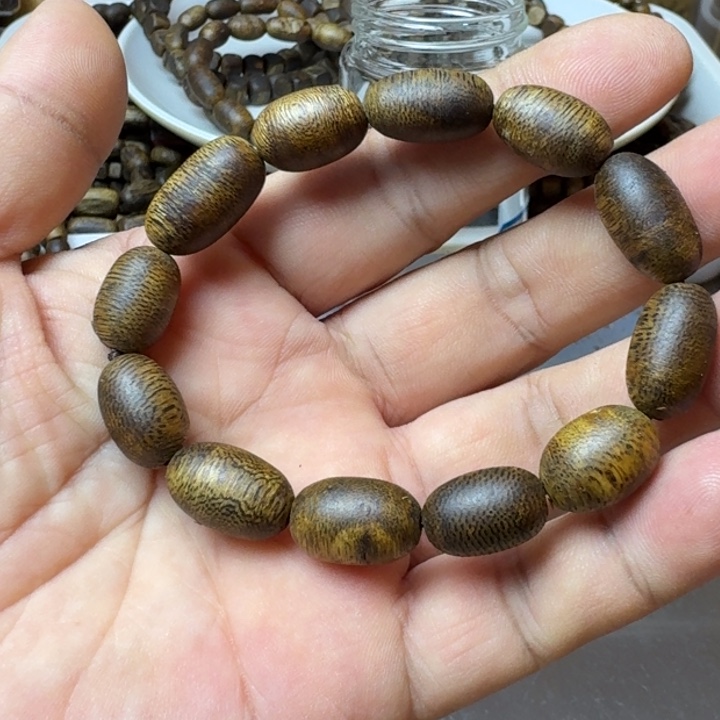 沉香手串鸵**姐乌身手串6克