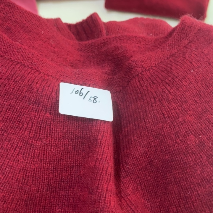 特价处理瑕疵成衣一件