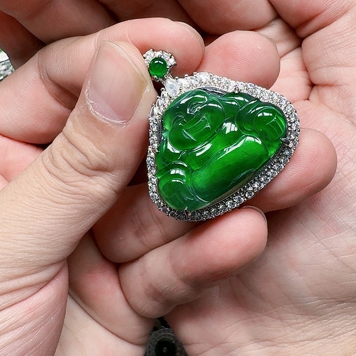 翡翠颈饰未镶嵌天然A货翡翠放漏