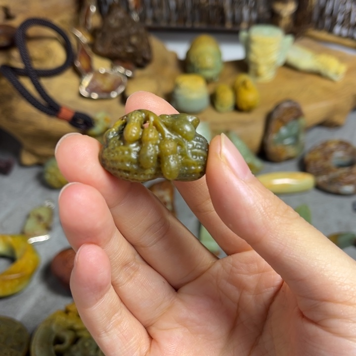 岫岩河磨玉（透闪石质玉）未镶嵌挂件