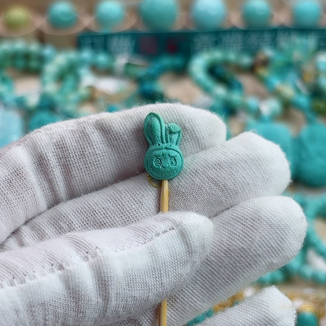 绿松石未镶嵌珠宝奇石