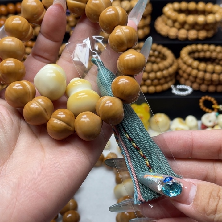 ～***～吊坠猴头核桃微瑕17屁桃加爱心葫芦