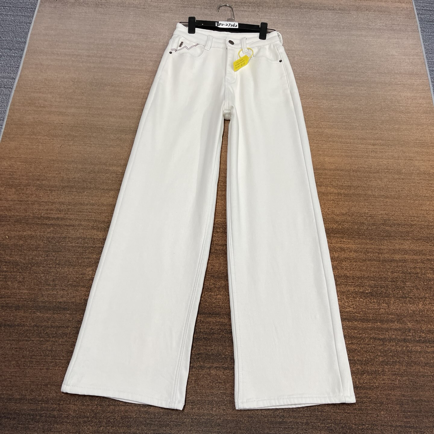 #D2-27362 加绒-厚绒 高货 白色超柔超正直筒裤 高弹（不换退）