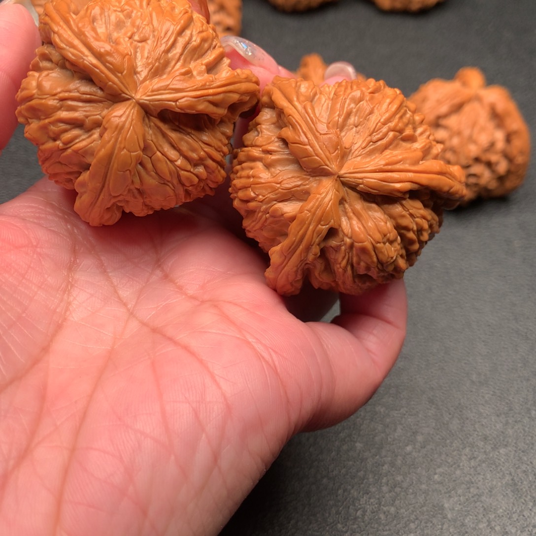阔***少手串/手链核桃白狮子三棱