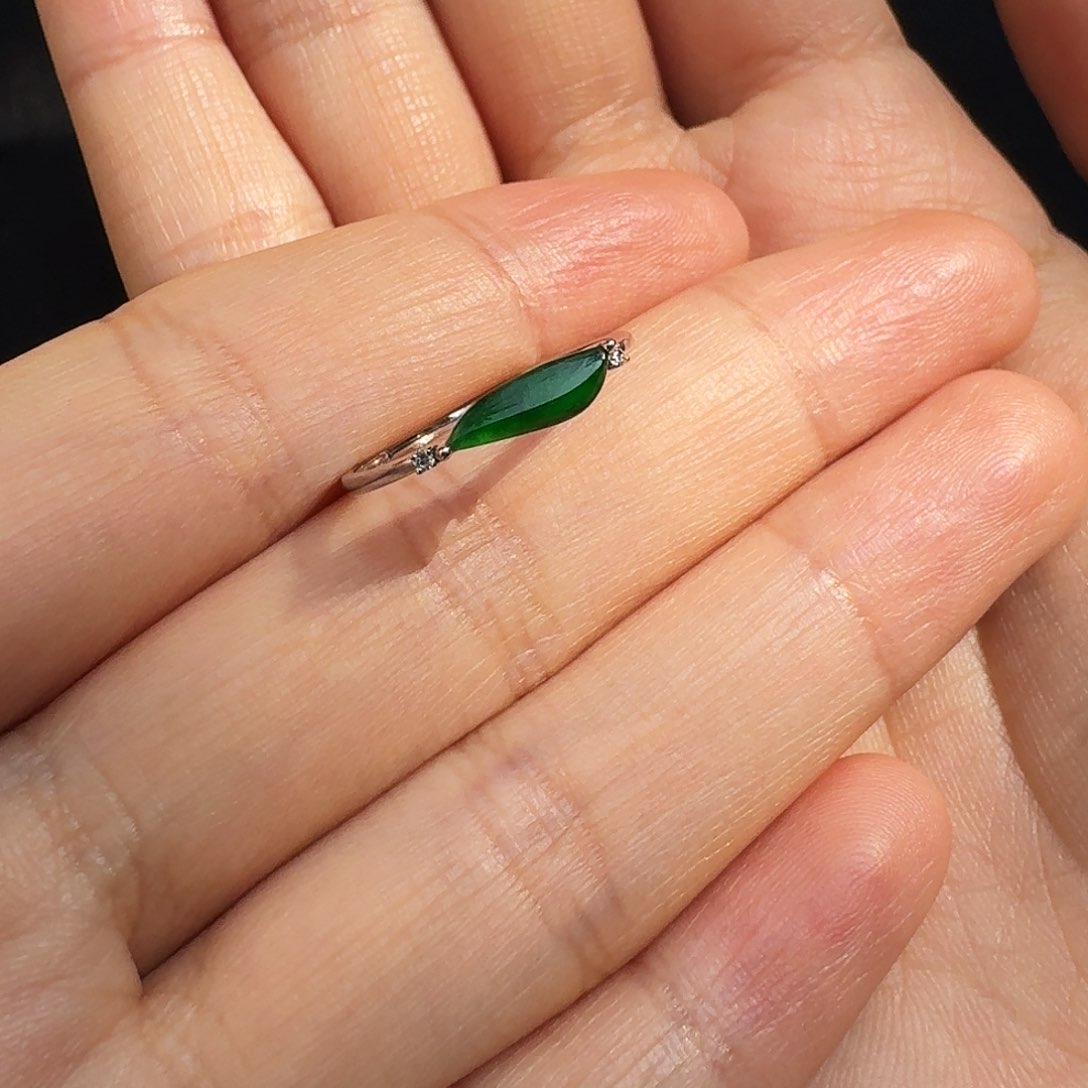 翡翠颈饰18K金镶嵌幸**了戒指