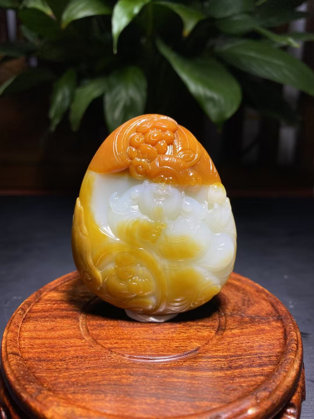 新疆和田玉精工巧雕财神把件