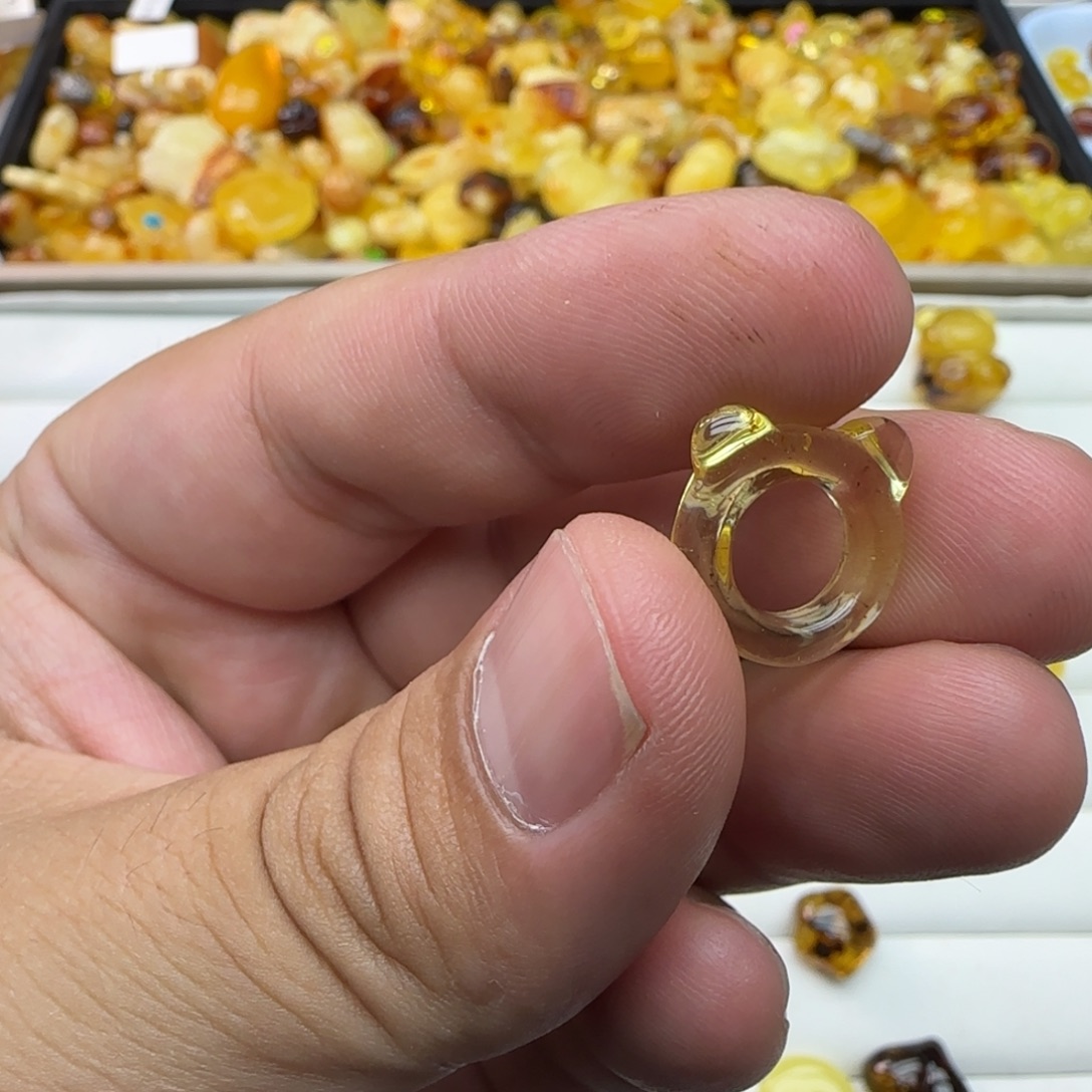 屑***修琥珀未镶嵌裸石福利