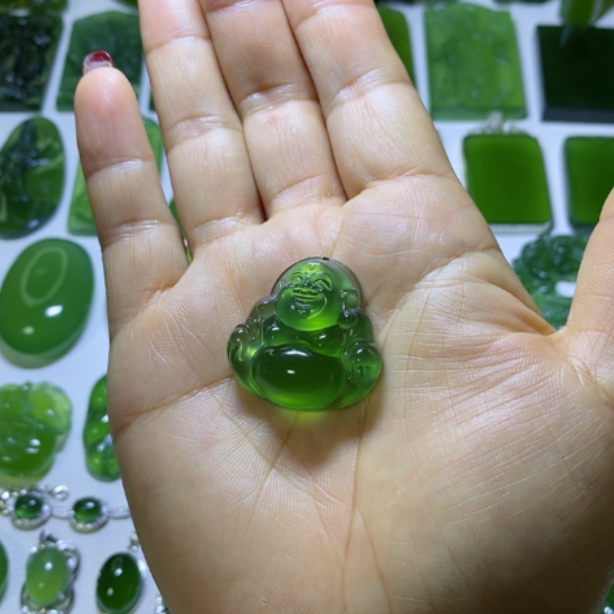 【闪购商品】蛇纹石玉颈饰未镶嵌