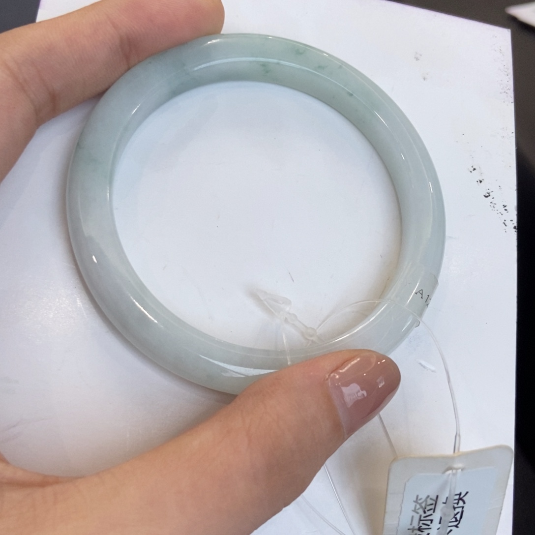 是***呀未镶嵌手镯翡翠56
