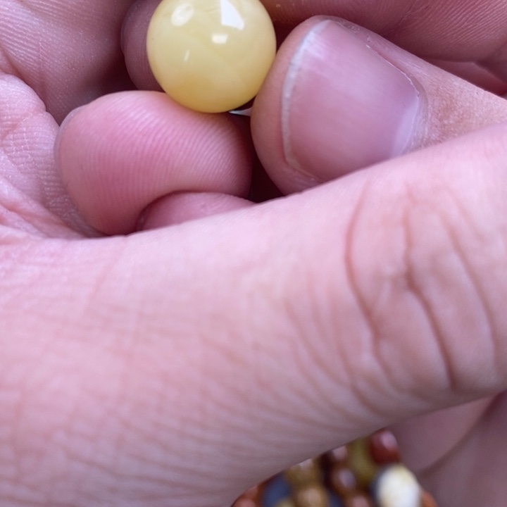 蜜蜡裸石未镶嵌晚***³