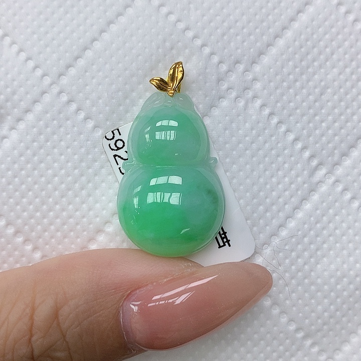 颈饰18K金镶嵌翡翠