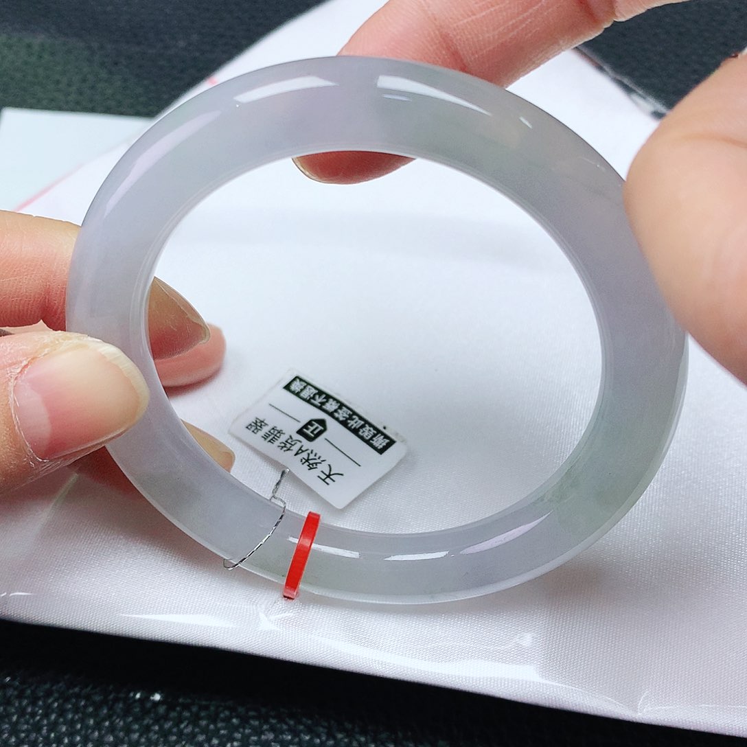 翡翠手镯未镶嵌七*55圈