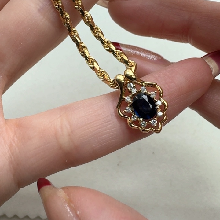 蓝宝石颈饰未镶嵌