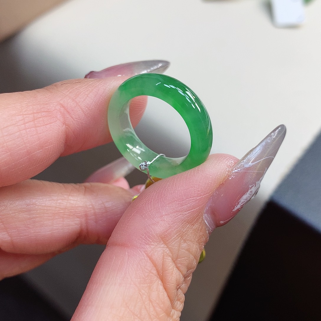 翡翠戒指未镶嵌念*9号