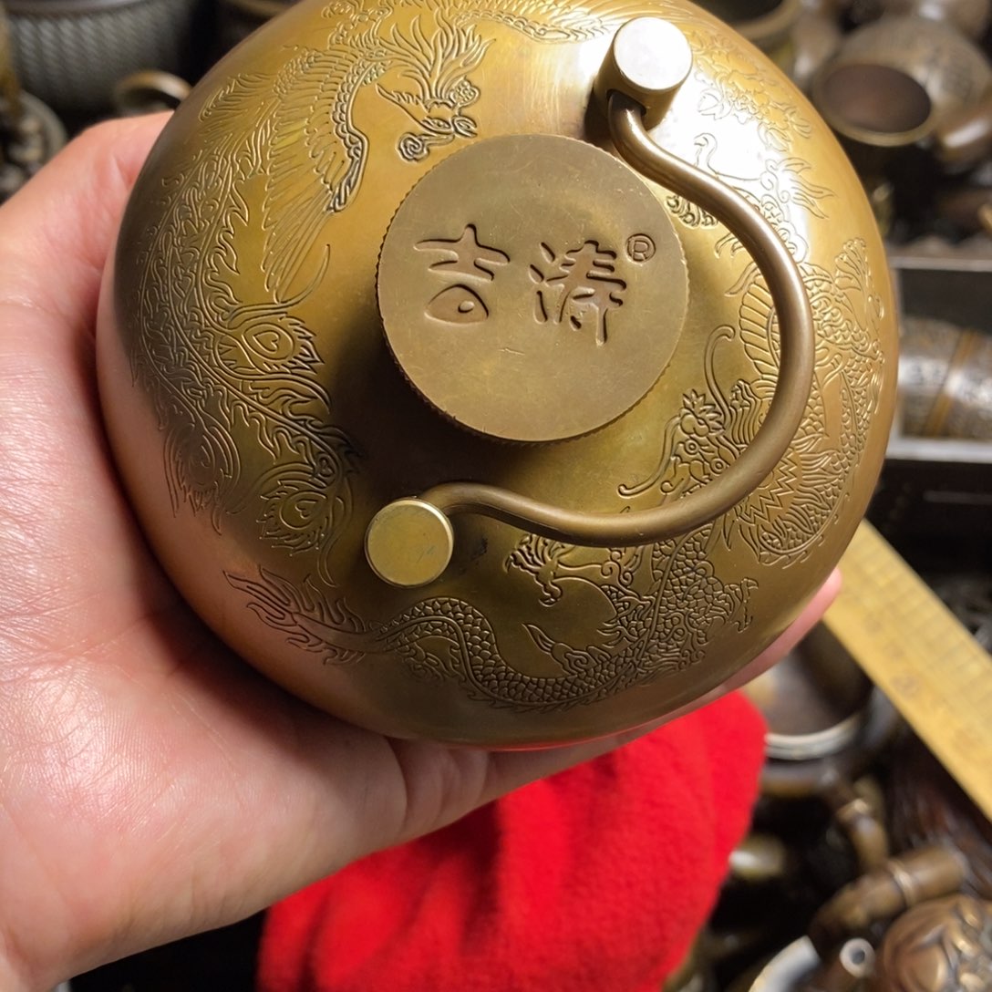 精美铜器做工精良