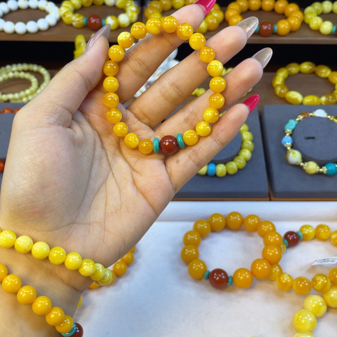 爱****卡8飘花老蜡。     