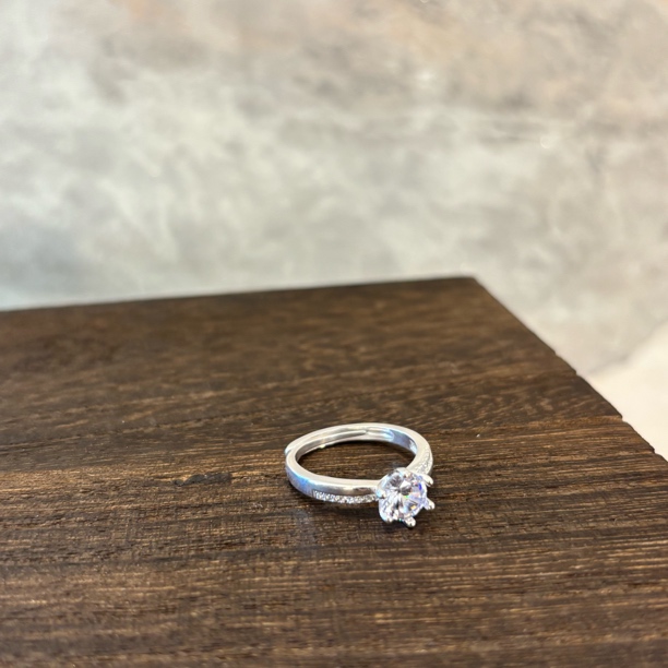 铜合金合成锆石戒指 单锆白色戒指JZ1814