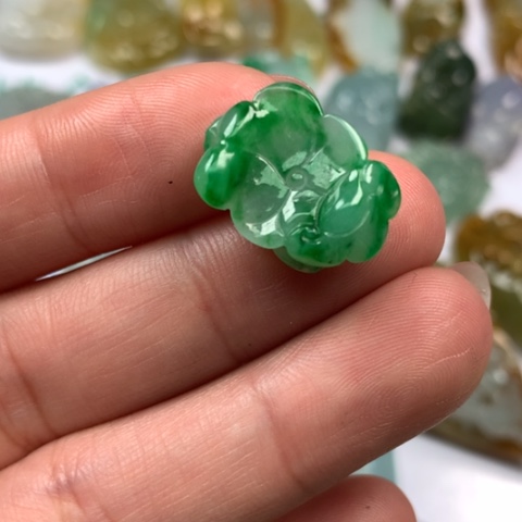 翡翠颈饰未镶嵌翡翠