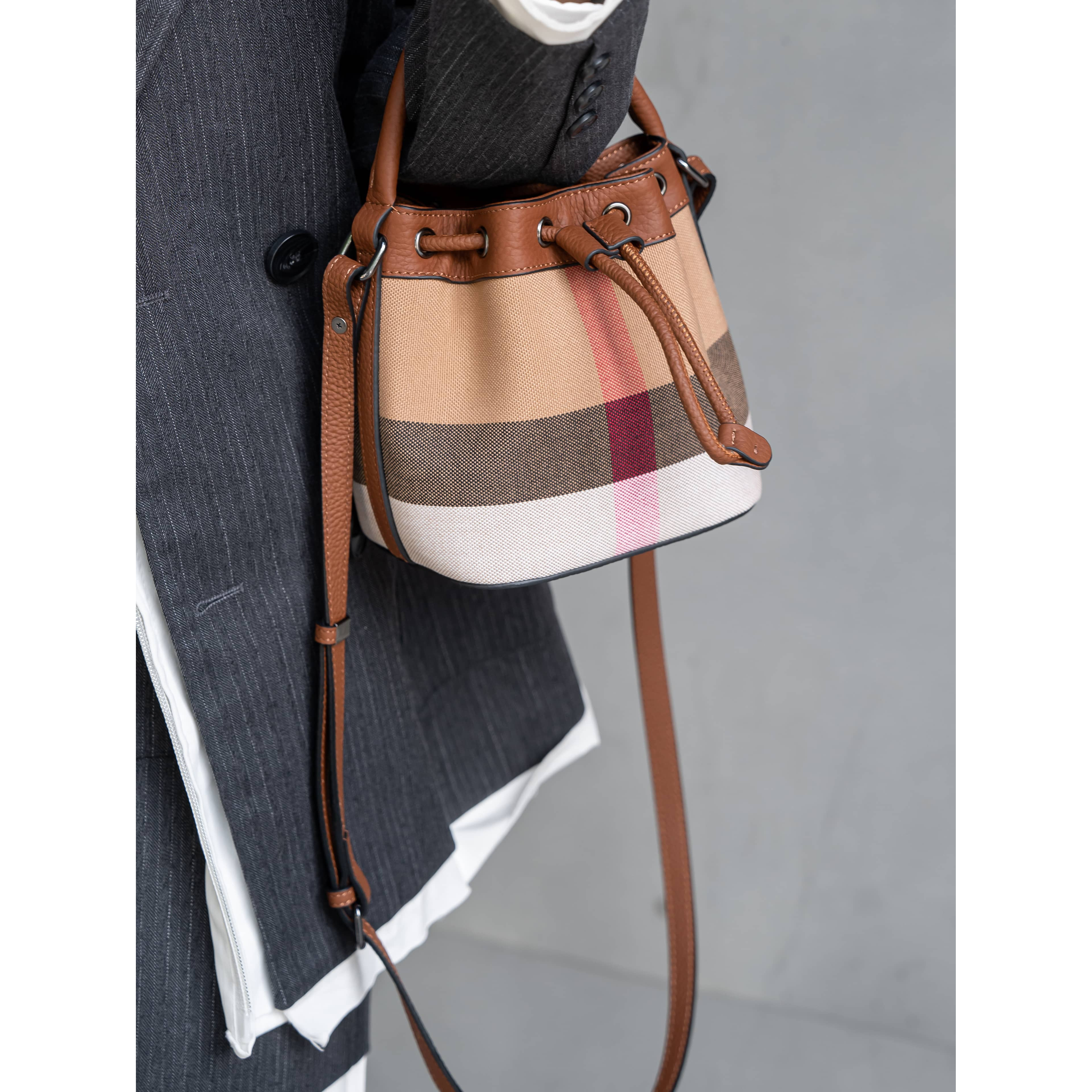 【01】经典百搭休闲气质时尚优雅女士可手提可斜跨单肩小水桶包包