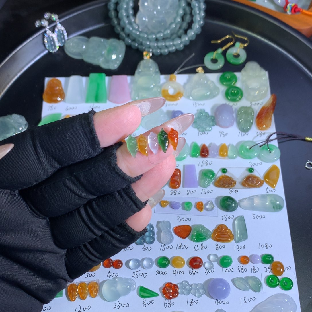 翡翠未镶嵌吊坠(不含链)五色辣椒