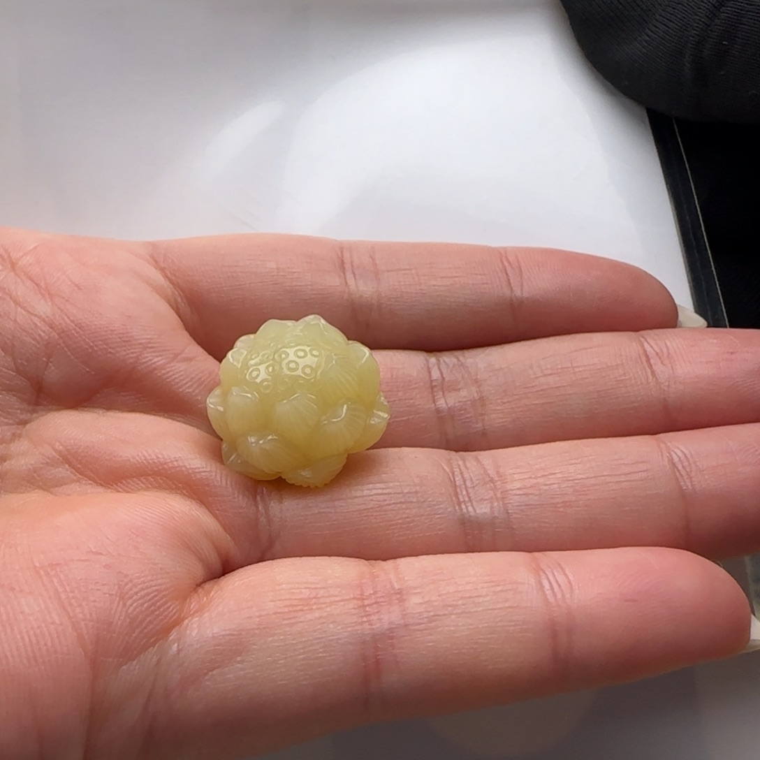 石英质玉颈饰未镶嵌爱**京