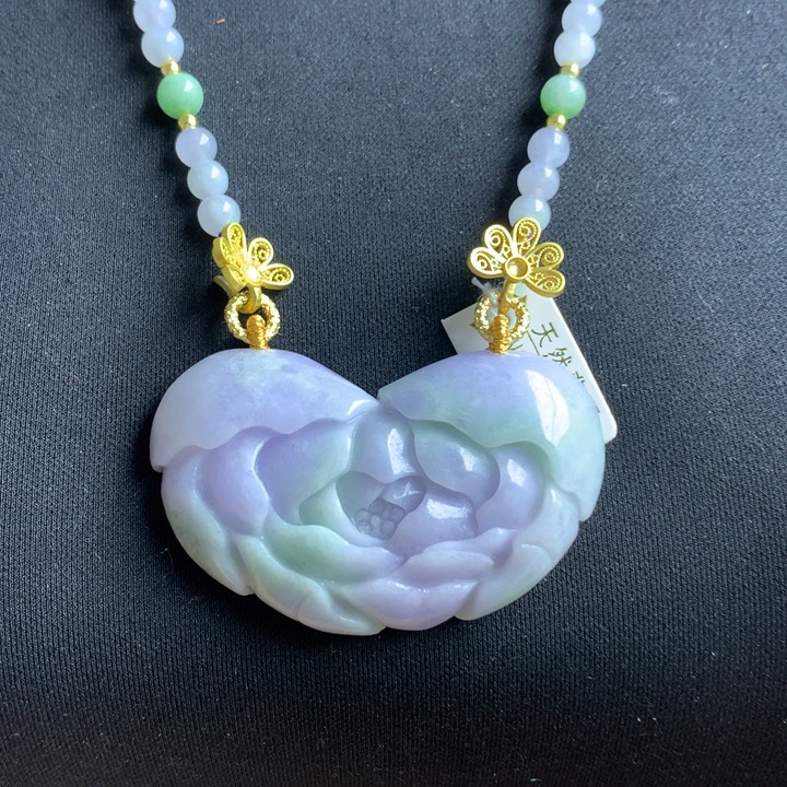 翡翠颈饰未镶嵌翡翠