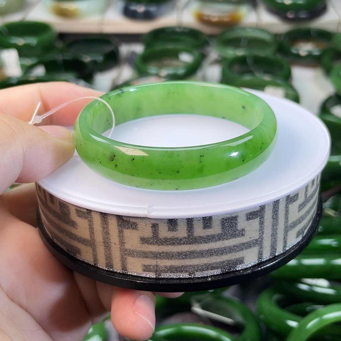 和田玉（碧玉）手镯未镶嵌