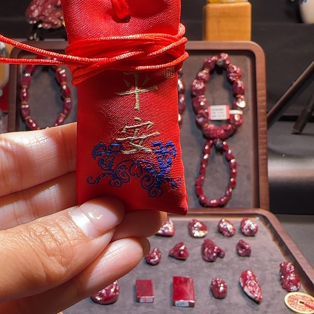 天然辰砂晶体细砂