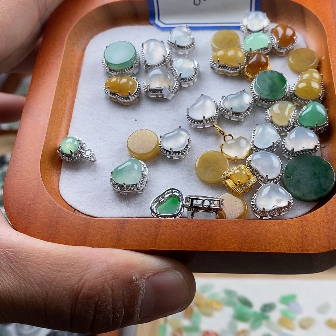 翡翠颈饰未镶嵌潘朵88一个