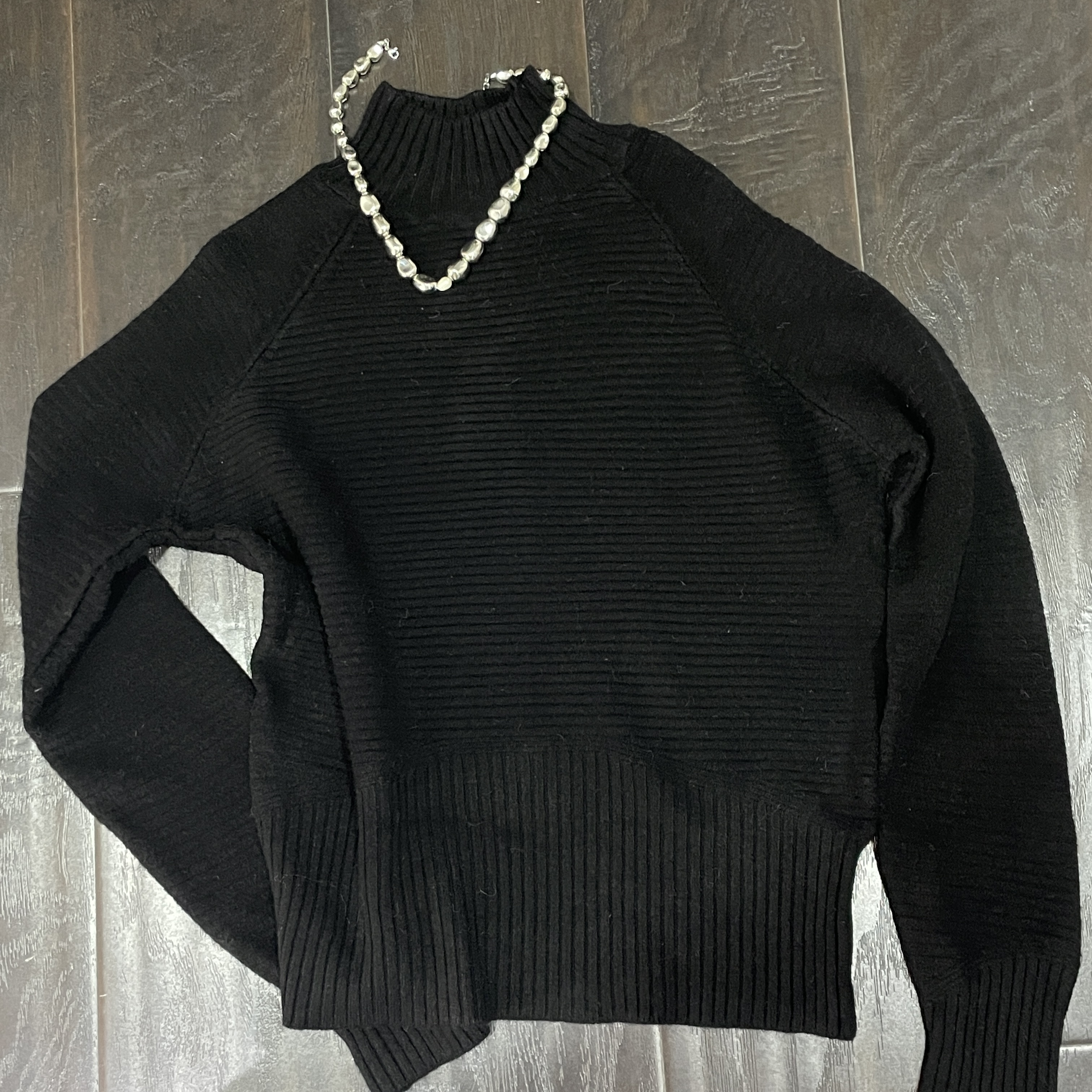 【 雨•美 推荐 】6178黑色韩系百搭半高领坑条上衣