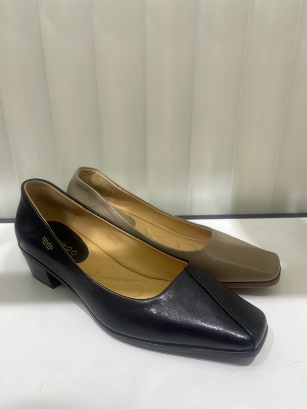 653113206e漫步佳人粗跟浅口鞋