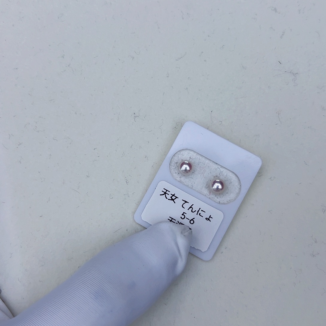 海水珍珠海水akoya天女耳钉5-6mm18K金镶嵌