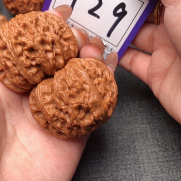 桃核吊坠43尺寸白狮子 129号