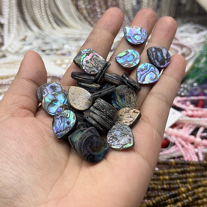 玛瑙/玉髓未镶嵌珠宝半成品6个15mm左右鲍鱼贝水滴