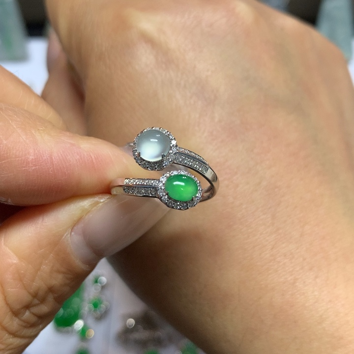 【闪购商品】翡翠颈饰18K金镶嵌戒指