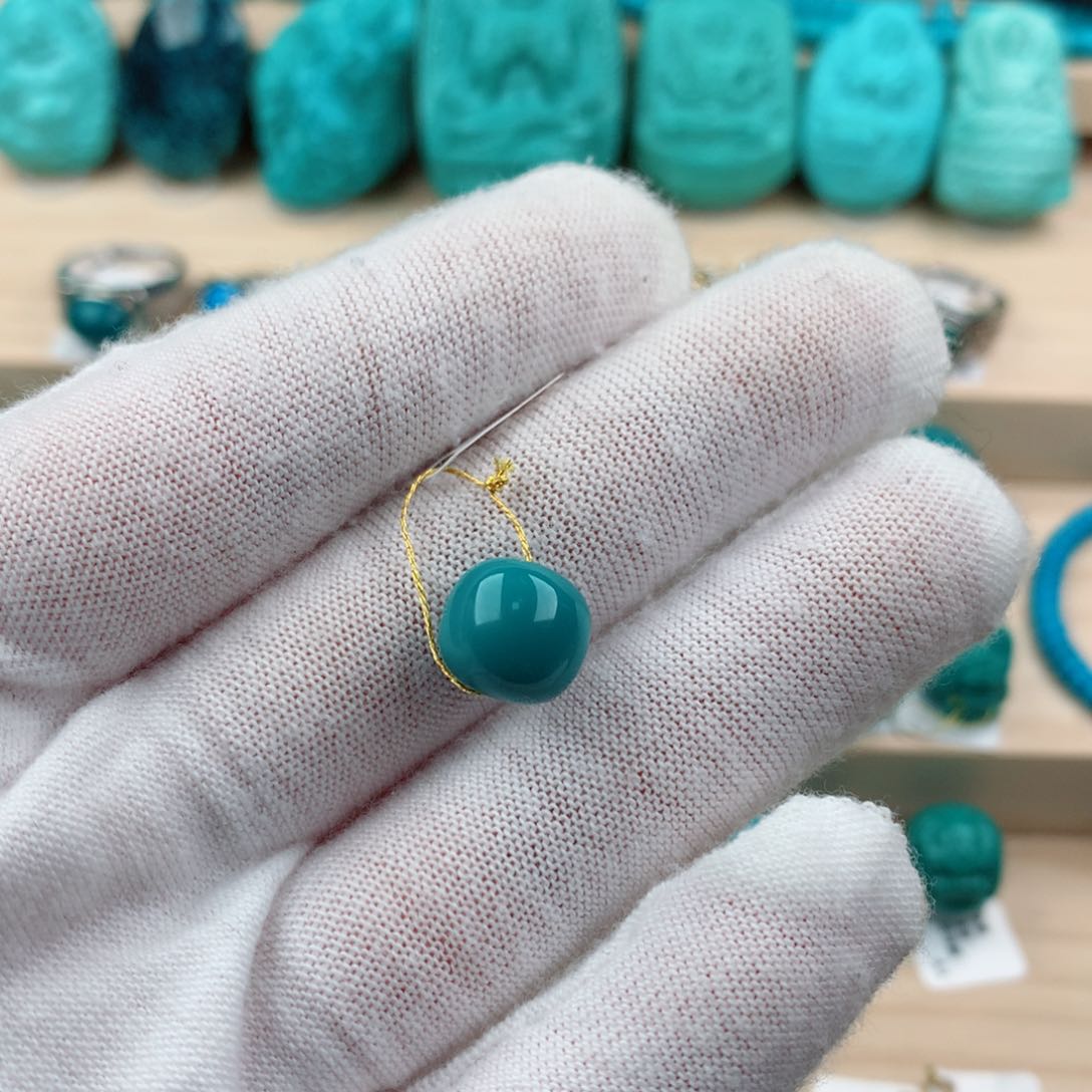 绿松石配饰未镶嵌