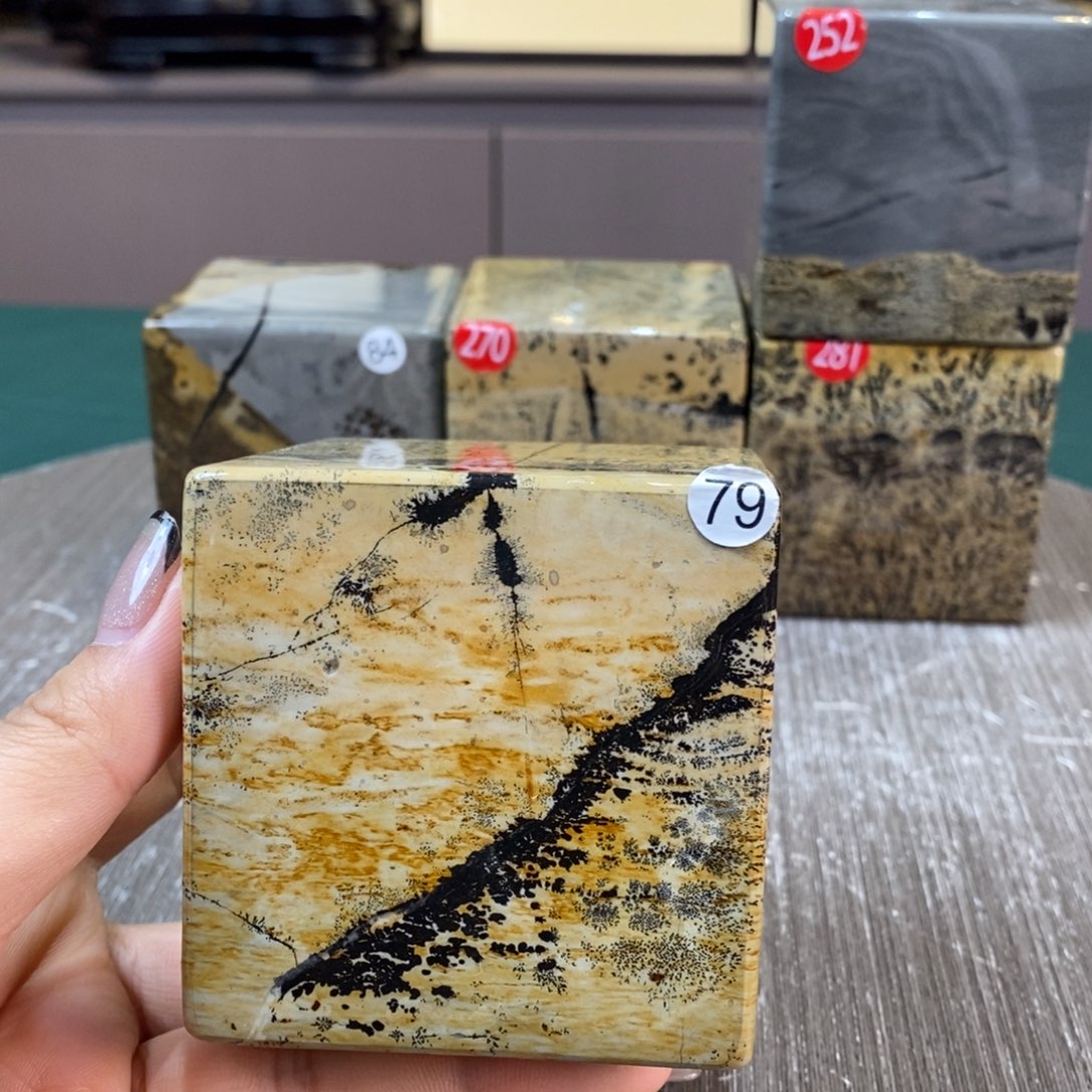 石材广西国画石草花石