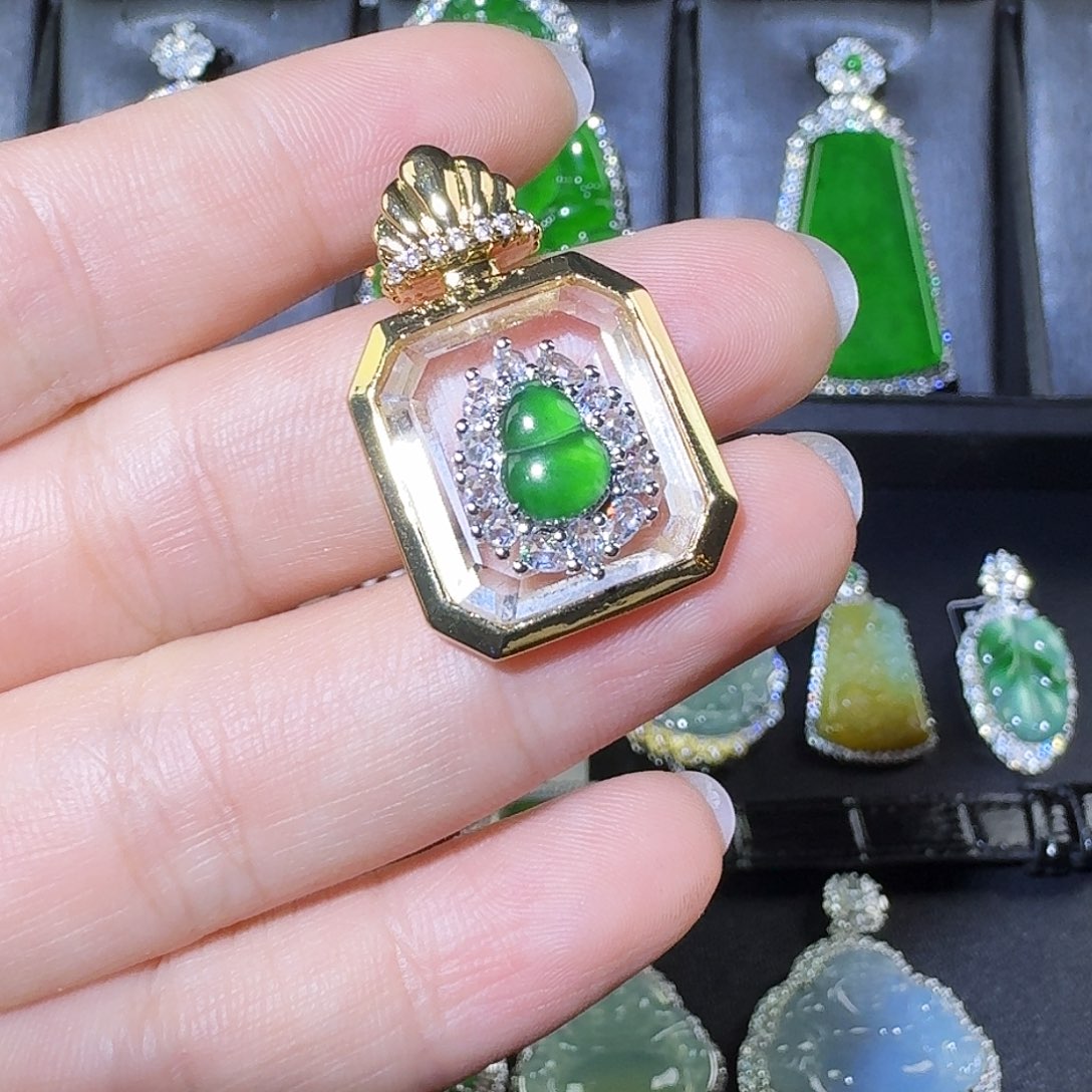 翡翠吊坠(不含链)未镶嵌葫芦