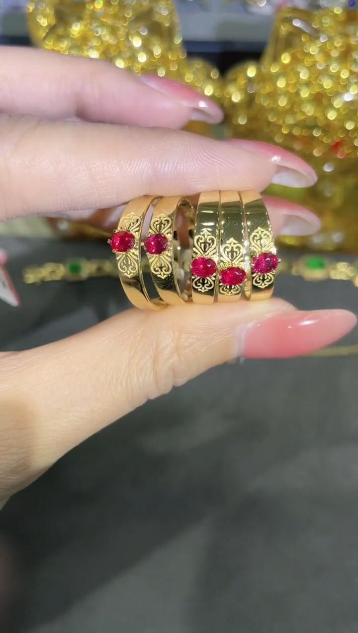 18K金镶嵌天然无烧红宝石戒指 多样性发其一