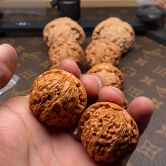 文玩核桃把件R***n白狮子