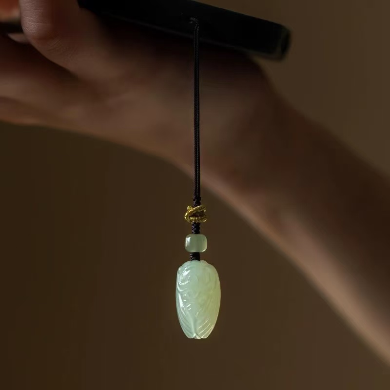 和田玉晴水色蝉手机链 一鸣惊人玉坠复古精致玉石知了u盘包挂件