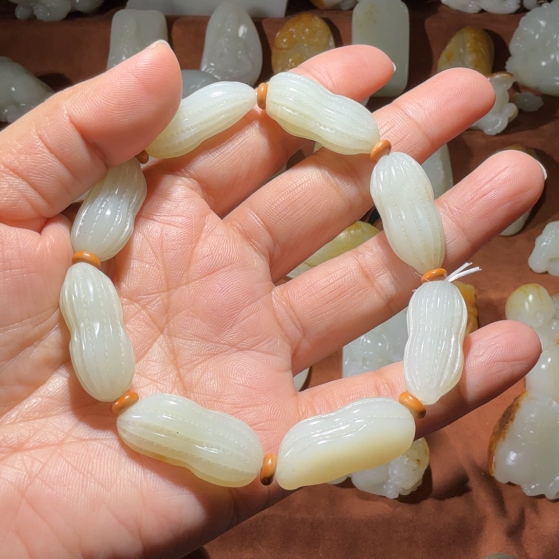 赵****和田玉未镶嵌手链