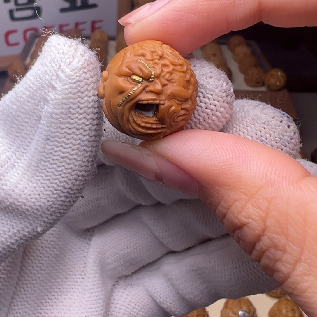 猴头核桃把件镶嵌款多面恶僧全品有正常封口线